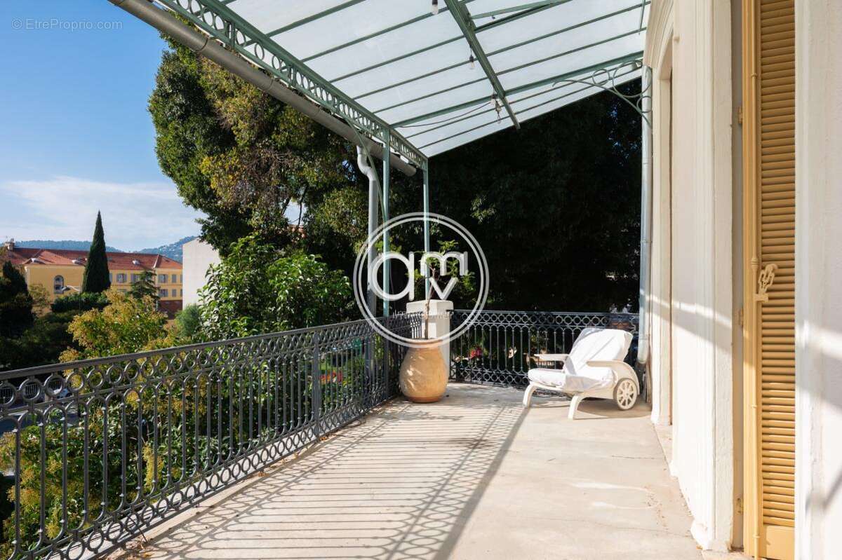 Appartement à HYERES