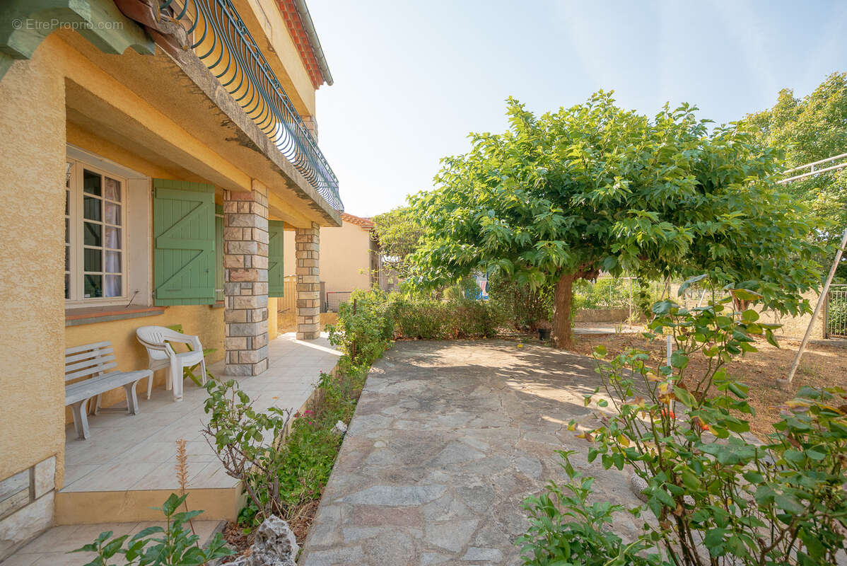 MaisonT5  avec 2 garages sur terrains clos - photo 53