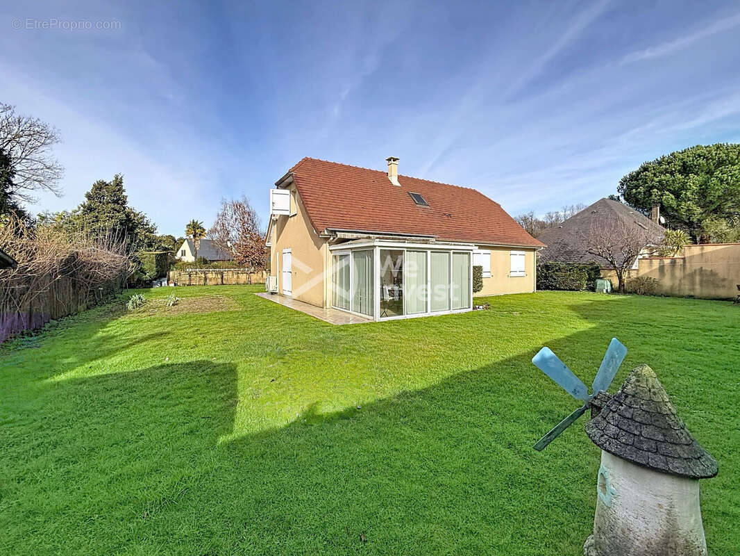 Maison 136 m² à Lescar  - photo 2