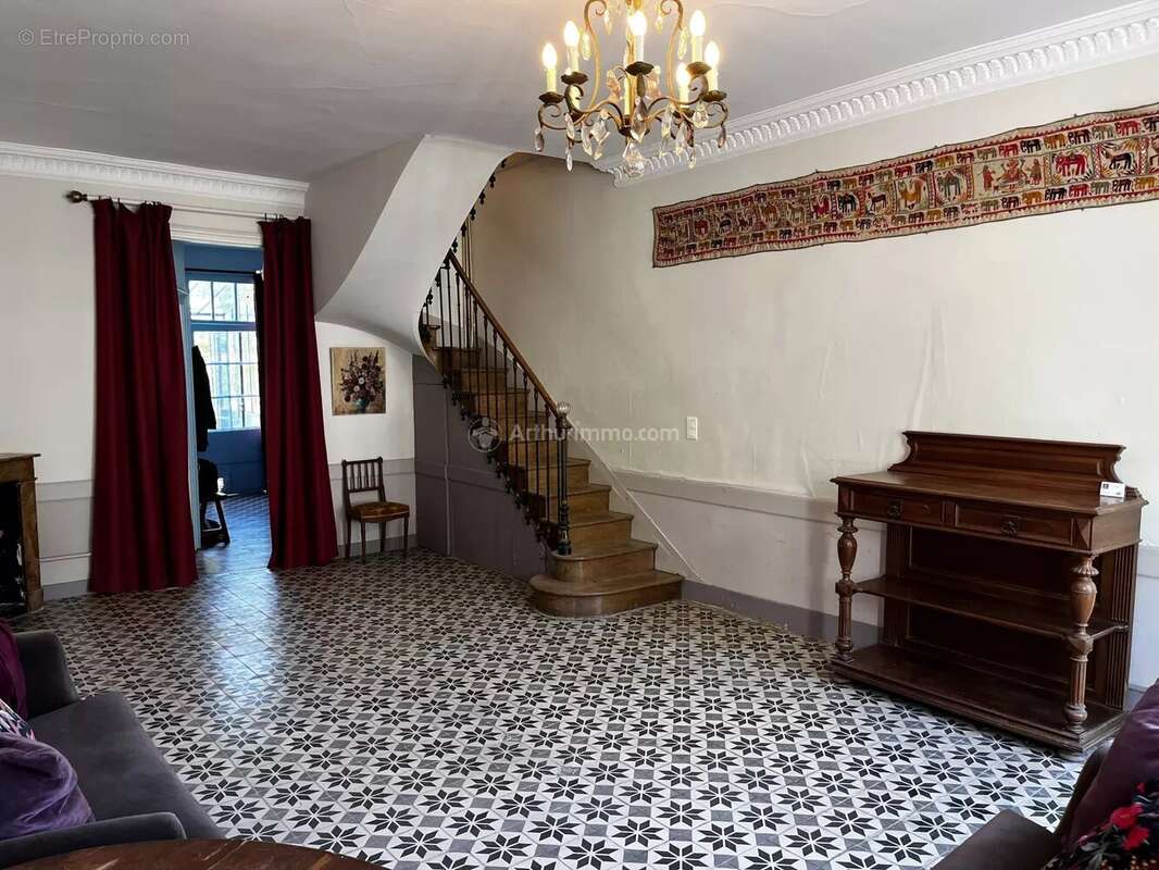 Maison à LA CHARTRE-SUR-LE-LOIR