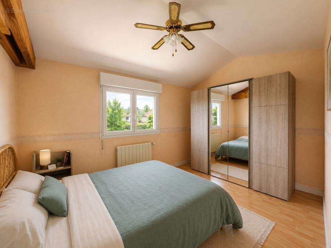 Maison à vendre 8 pièces LES MARTRES DE VEYRE (63) - photo 14