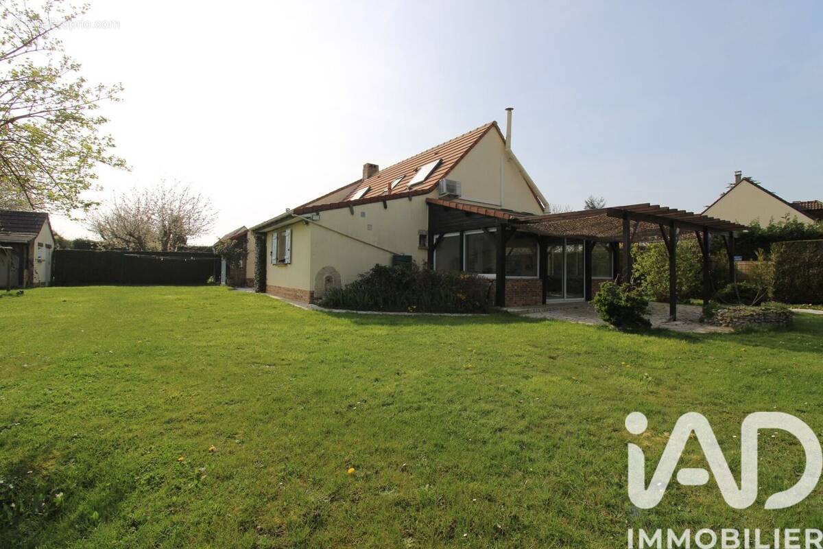 Maison 142 m² à Septeuil  - photo 1
