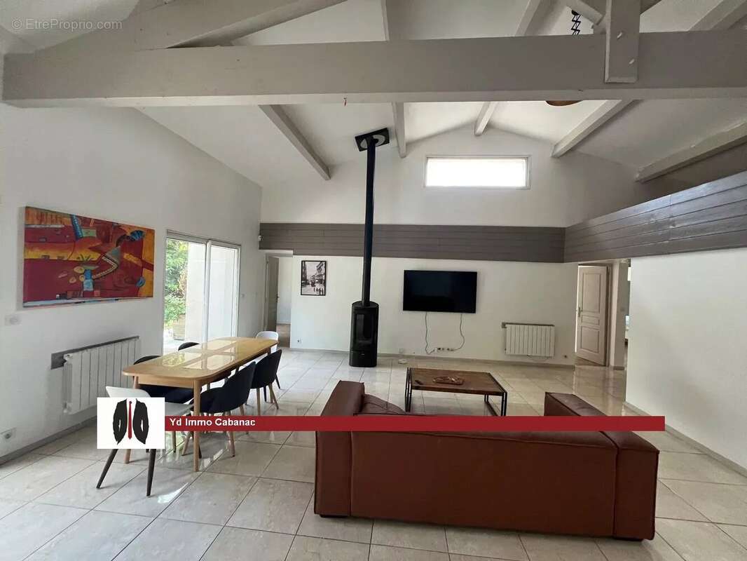 Maison à SAUCATS