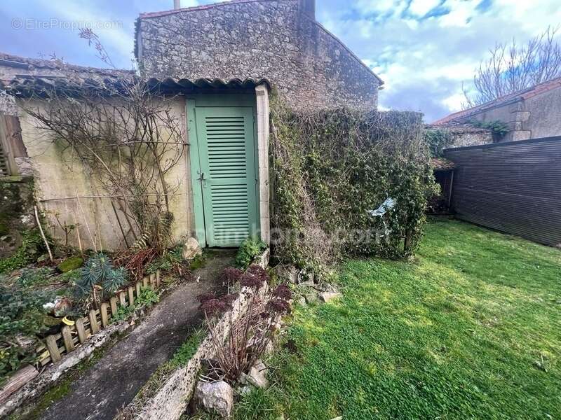 Maison à MORTAGNE-SUR-SEVRE
