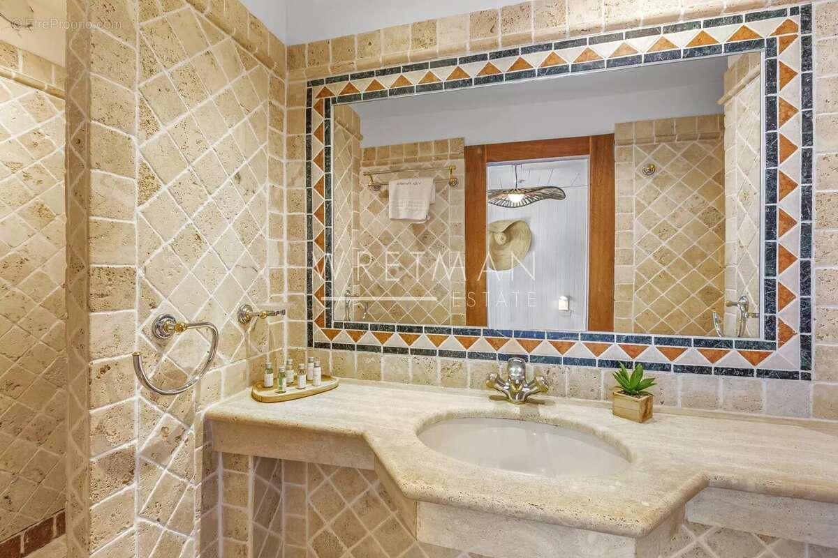 Maison à LES ISSAMBRES