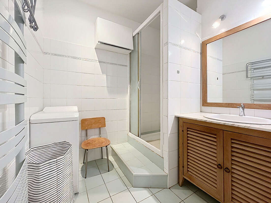 Appartement à MARSEILLE-4E