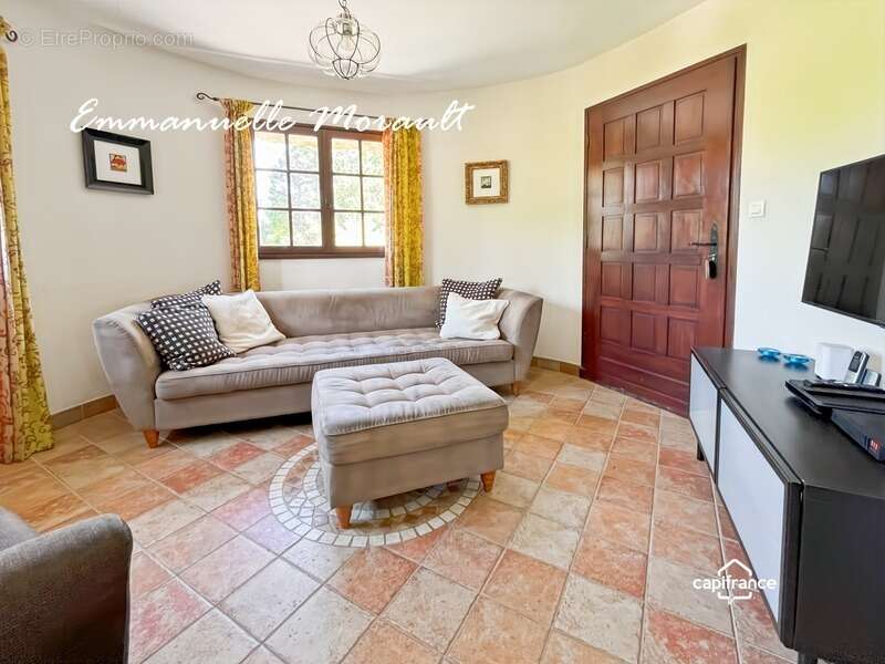 Maison à BAGNOLS-EN-FORET