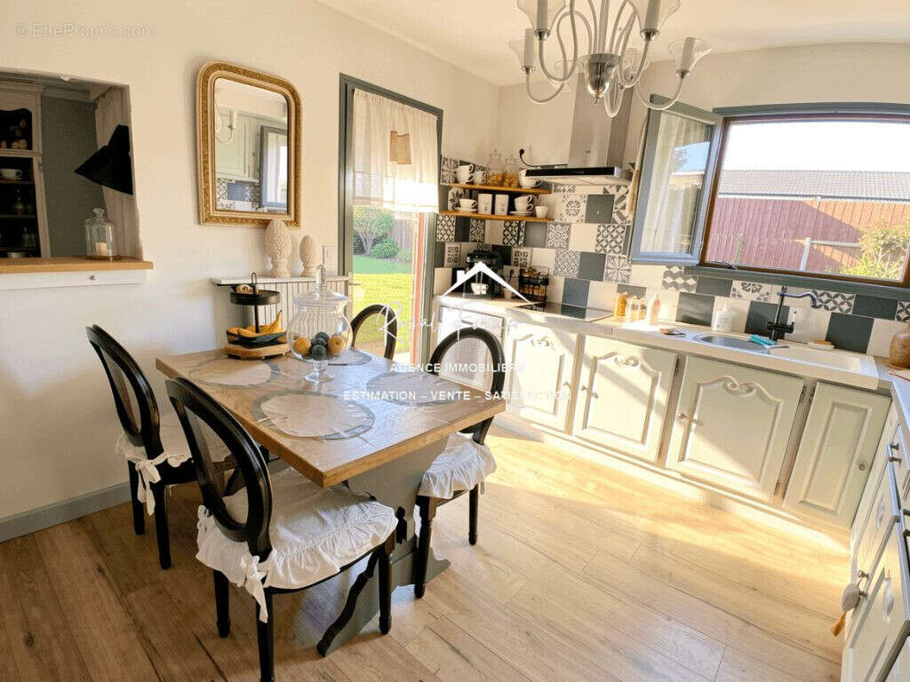 Maison à CHATELLERAULT