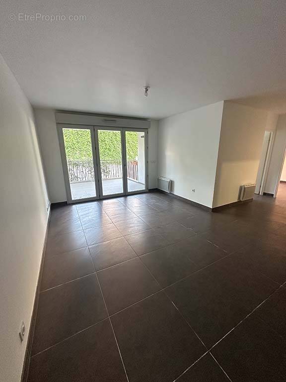 Appartement à MARSEILLE-4E