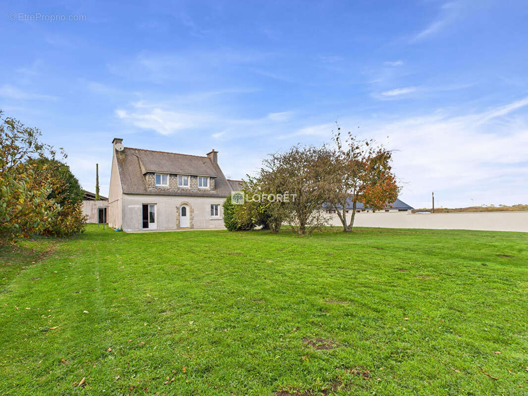Maison à PLOZEVET