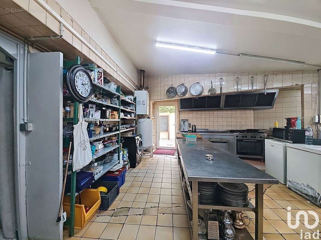 Photo 6 - Commerce à CHEVRY-COSSIGNY