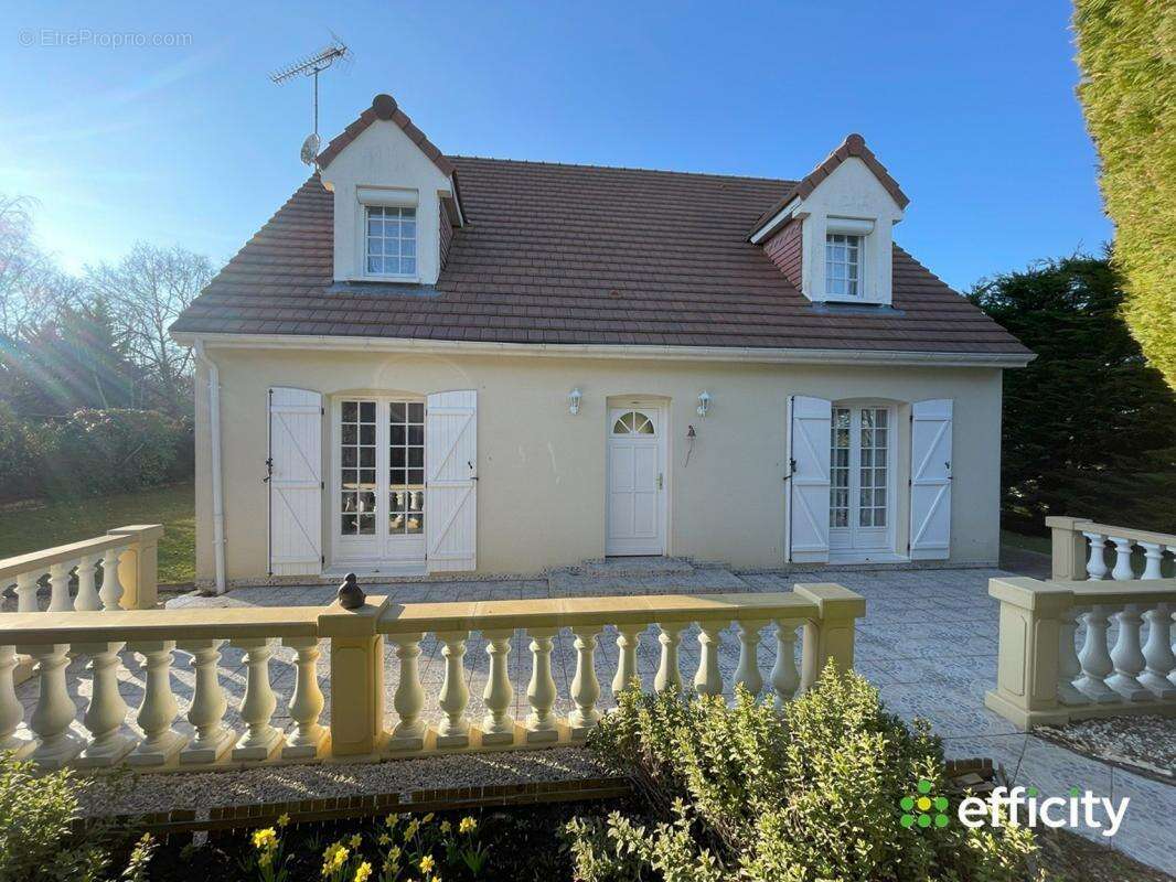 Maison à DROUE-SUR-DROUETTE