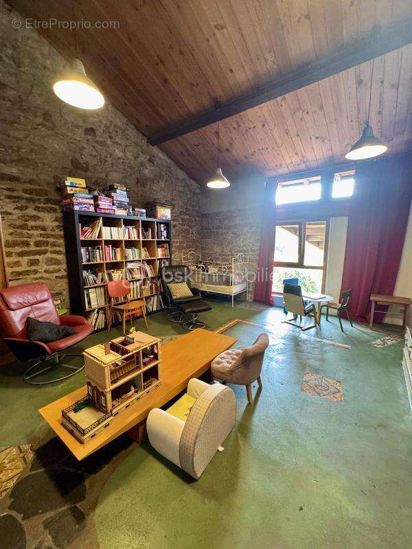 Au cœur de Porcelette  Maison de Village Atypique 260 m², 13 pièces, 7 Chambres, Garage, Terrain de 14 ares - photo 25