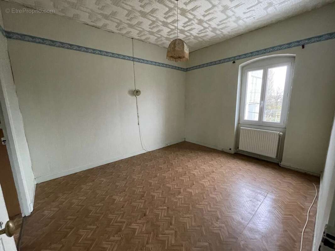 Maison à SAVIGNE-SUR-LATHAN