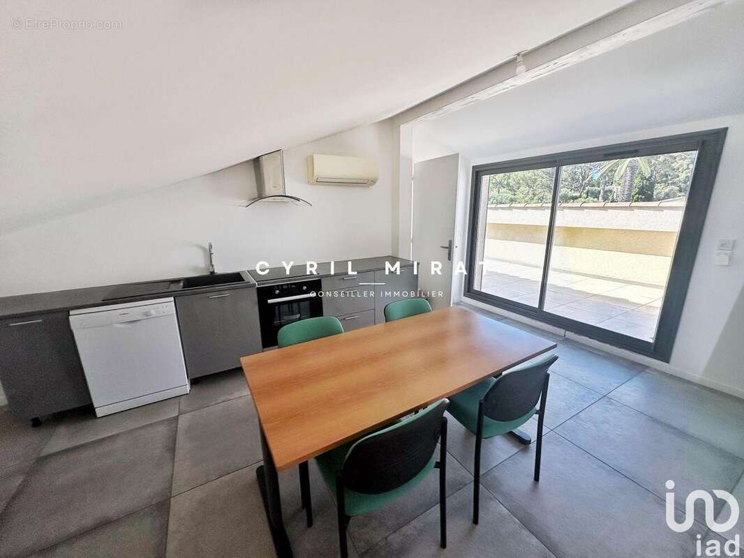 Photo 8 - Commerce à SANARY-SUR-MER