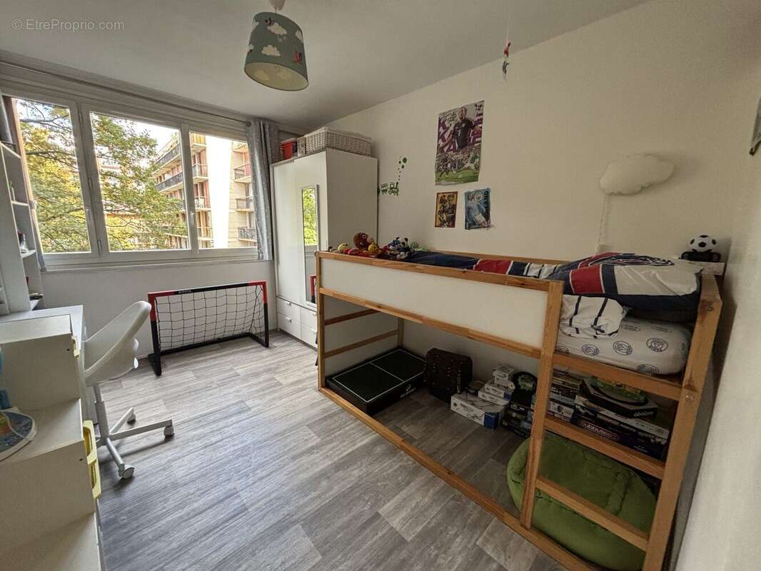 Appartement à FONTENAY-LE-FLEURY