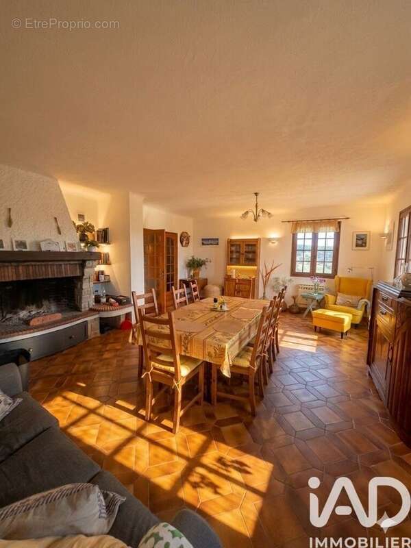 Photo 2 - Maison à COTIGNAC