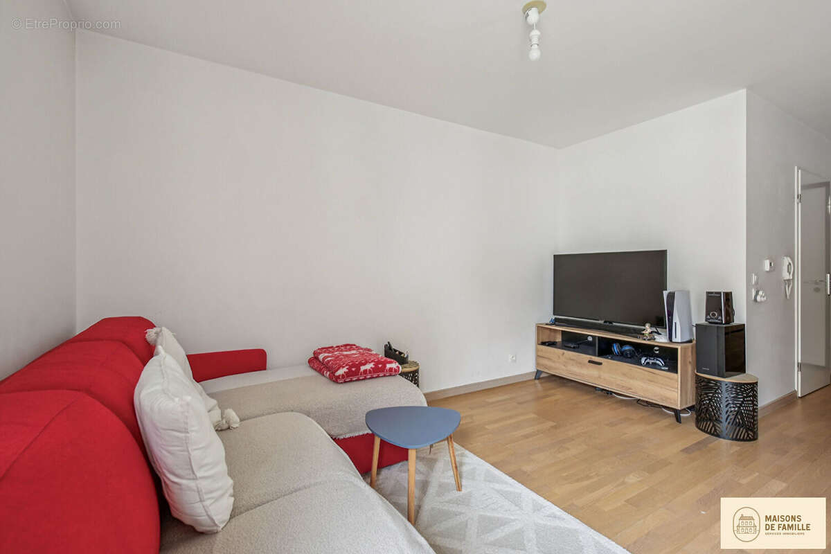 Appartement à NANTERRE