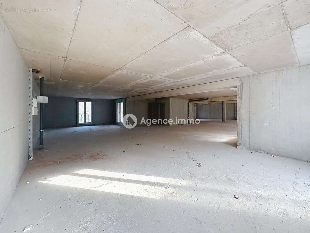 265 m² à Flassans-Sur-Issole  - photo 5