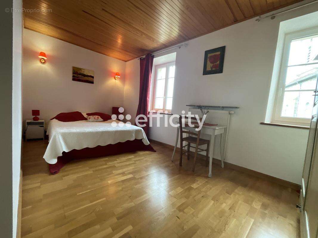 Maison à SAINT-JEURE-D&#039;ANDAURE