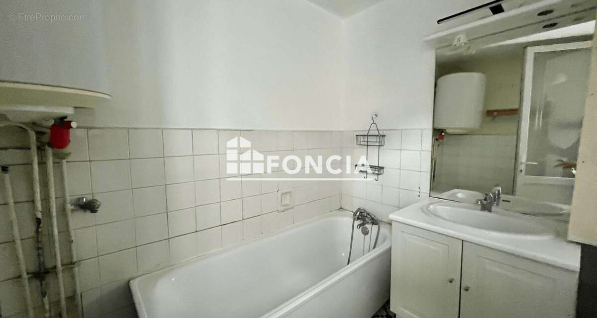 À vendre – T2 au dernier étage, Fondaudège/Place Tourny - photo 4