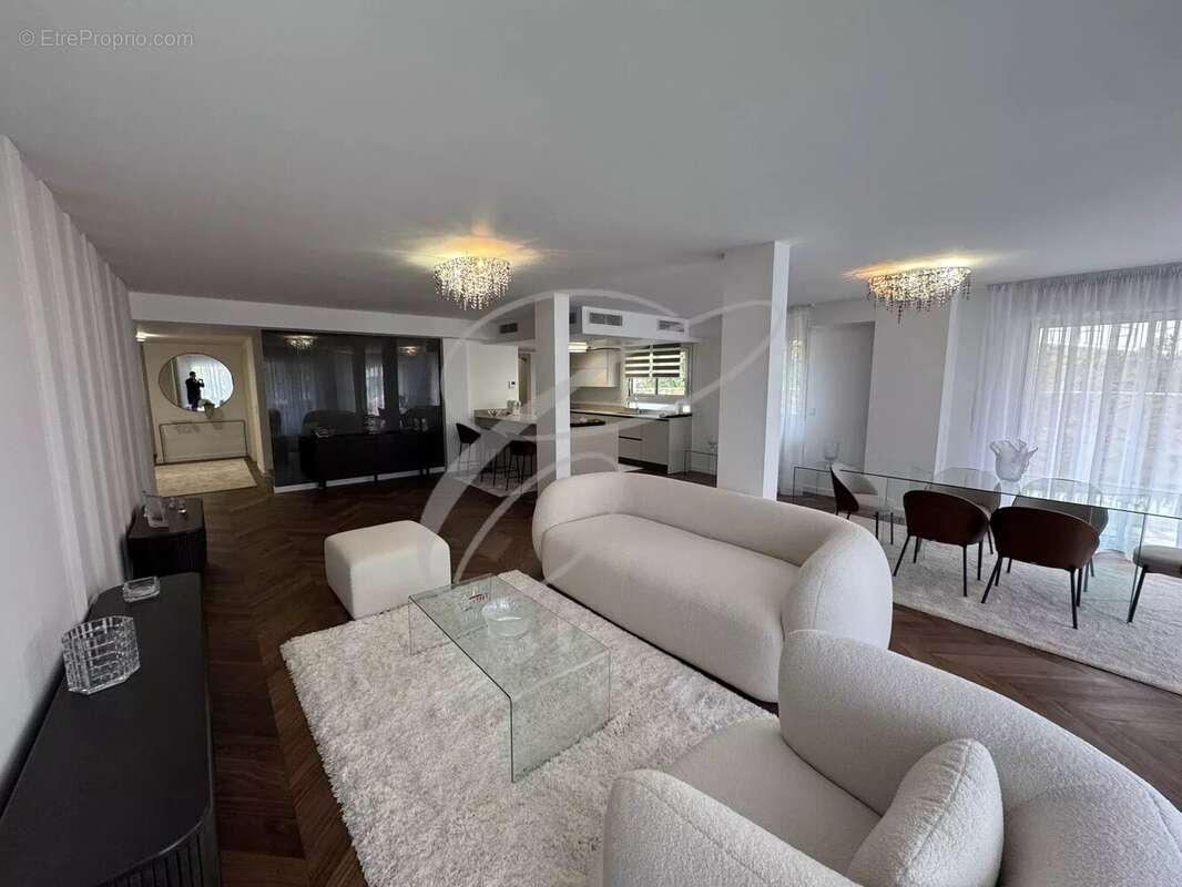 Appartement à ROQUEBRUNE-CAP-MARTIN