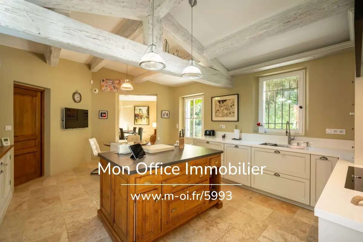 Référence : 5993-VCL. - Superbe propriété avec piscine - Parc paysager - Pays d'Aix en Provence - photo 8