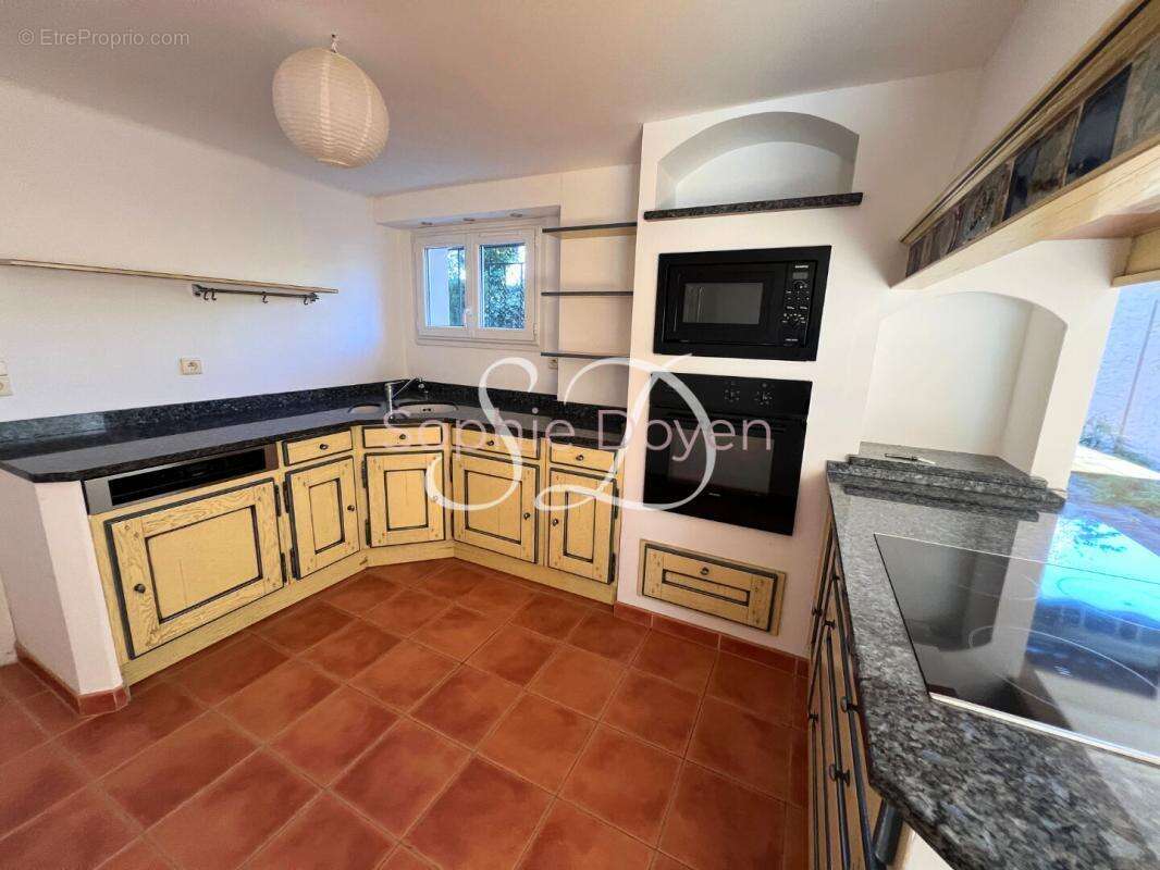 Maison à LAROQUE-DES-ALBERES