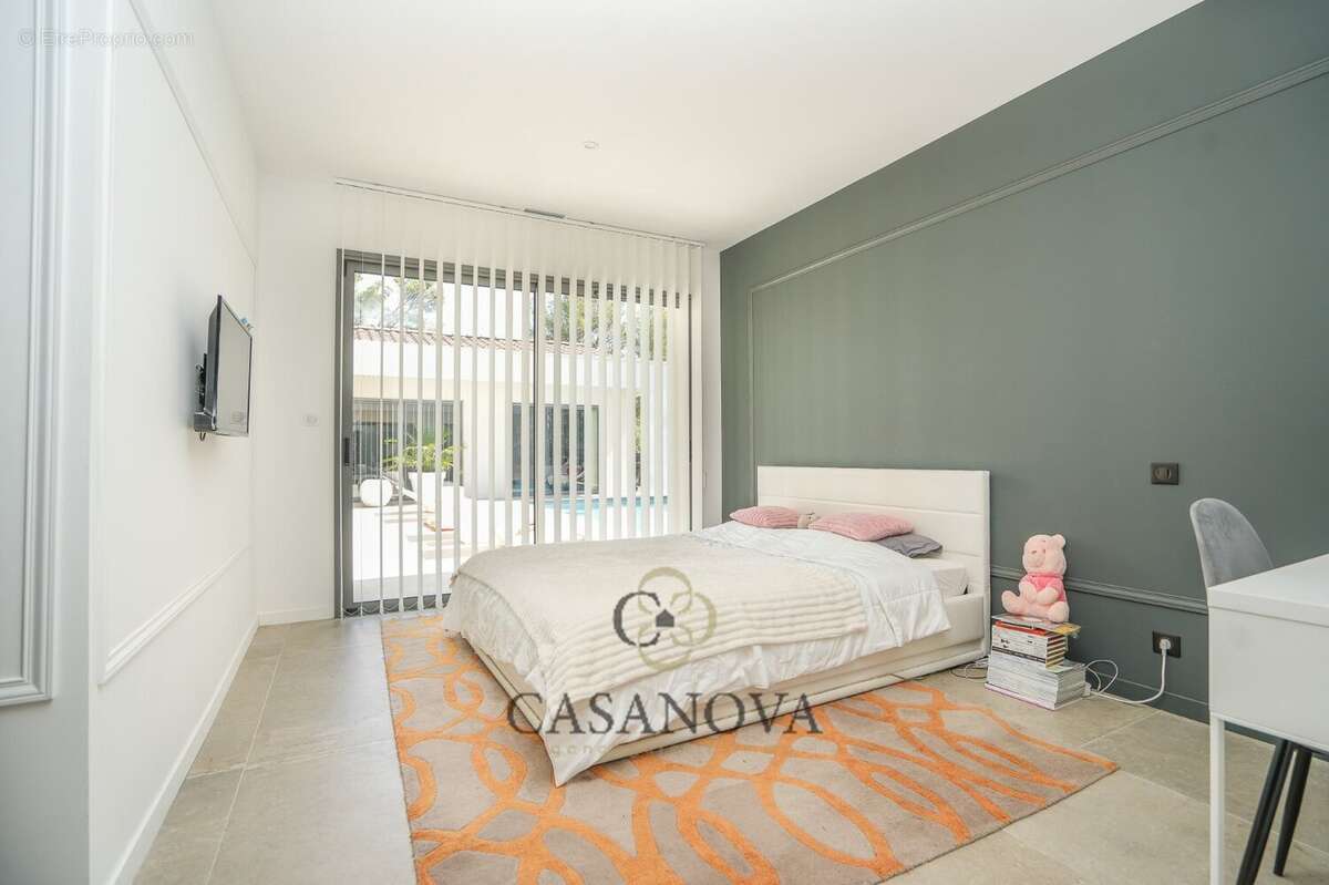 Maison à SAINT-MATHIEU-DE-TREVIERS