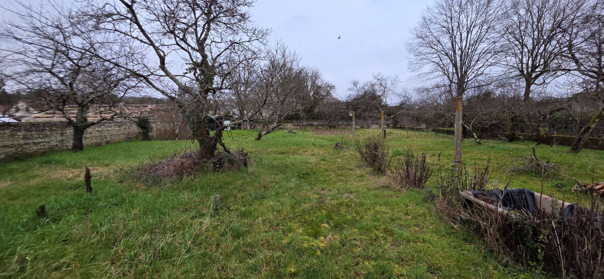 Maison à YZEURES-SUR-CREUSE