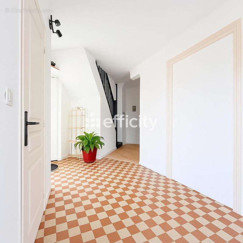 Maison à CHAMPIGNY-LE-SEC