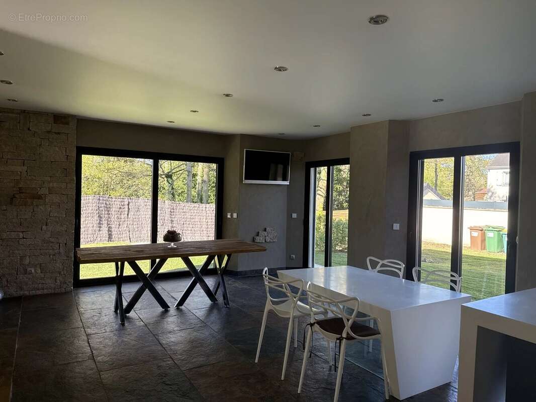 Maison à POIGNY-LA-FORET