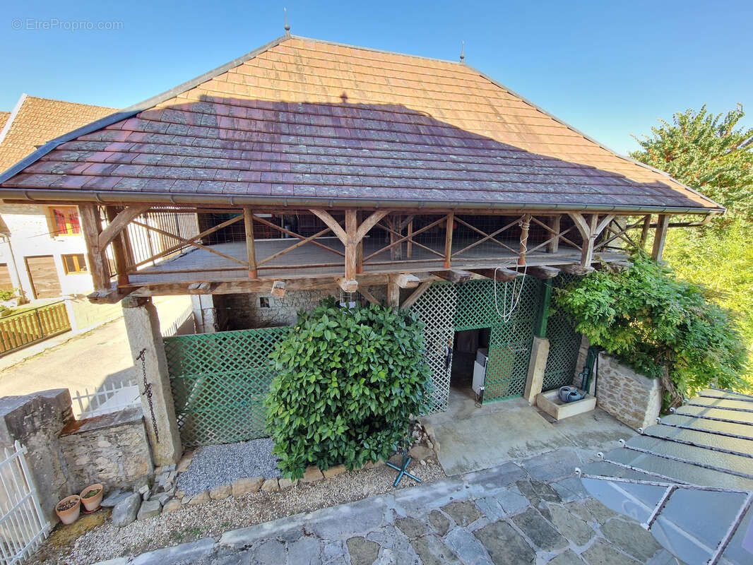 Maison à CEYZERIEU