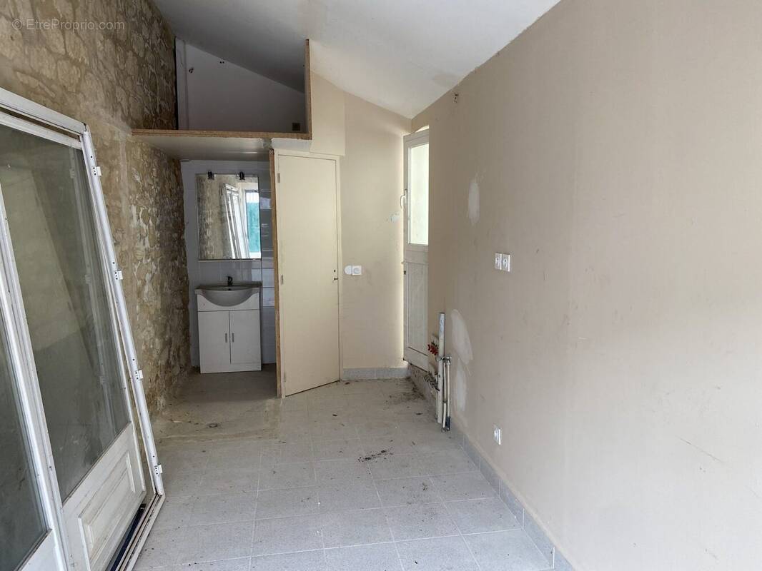 Parking à SAINT-MAUR-DES-FOSSES