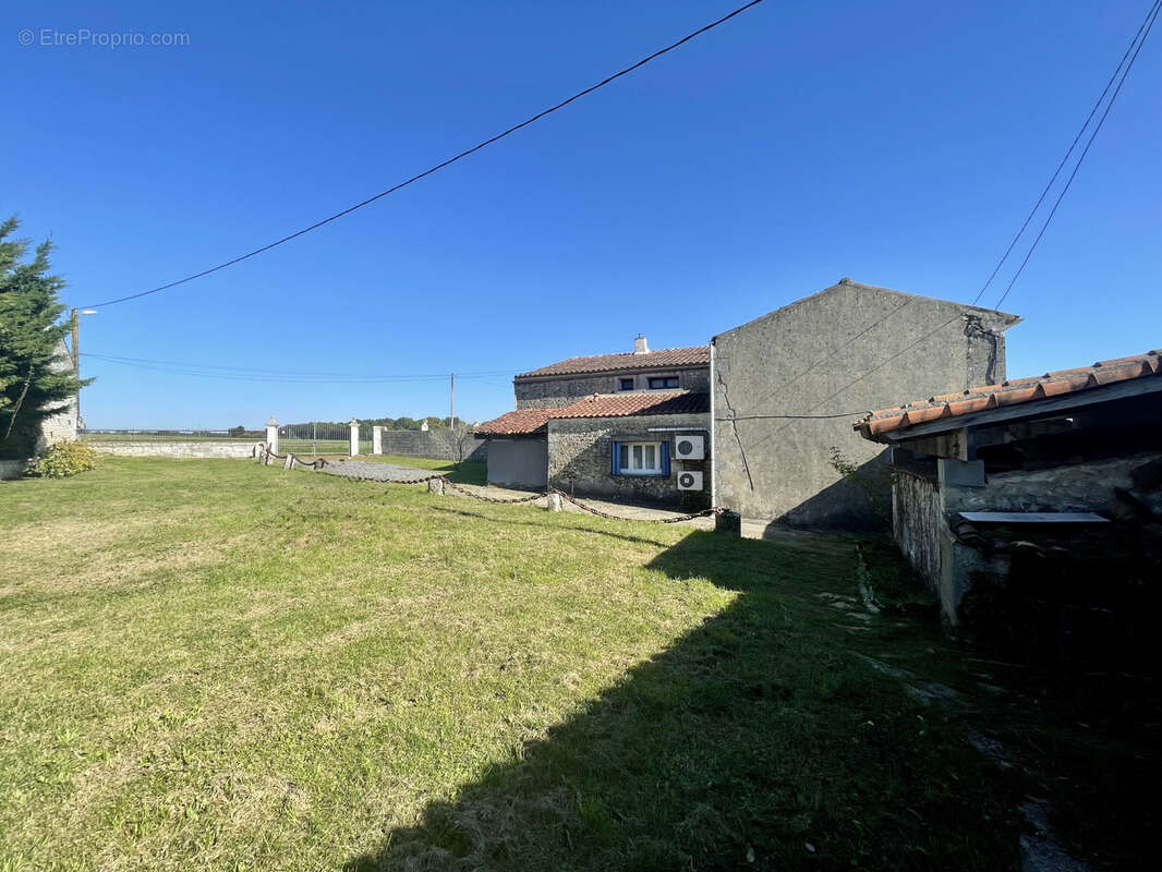 Maison à SAINT-SAVINIEN