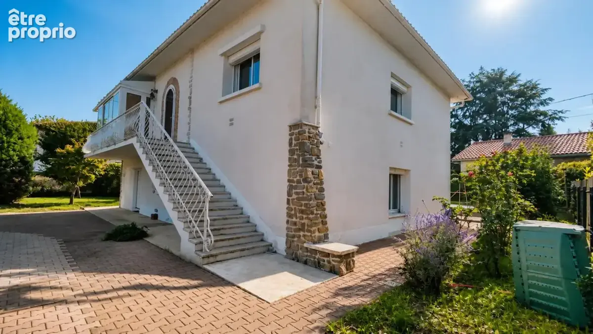 Maison de 7 pièces de 143 m² à Angoulême - photo 25