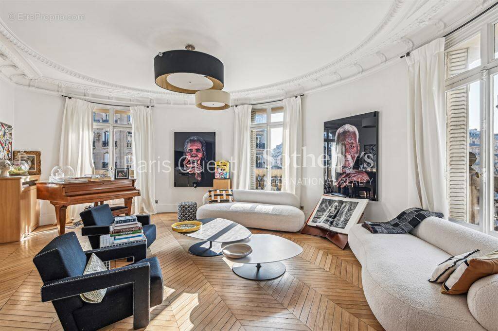 Appartement à PARIS-17E