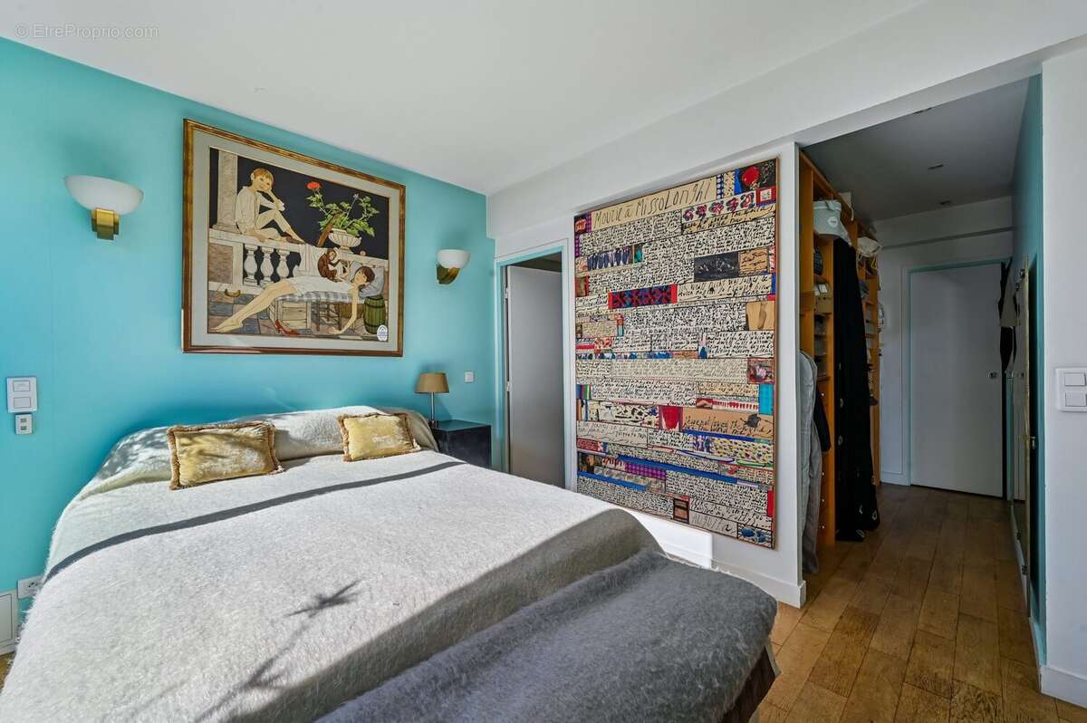 Appartement à PARIS-16E