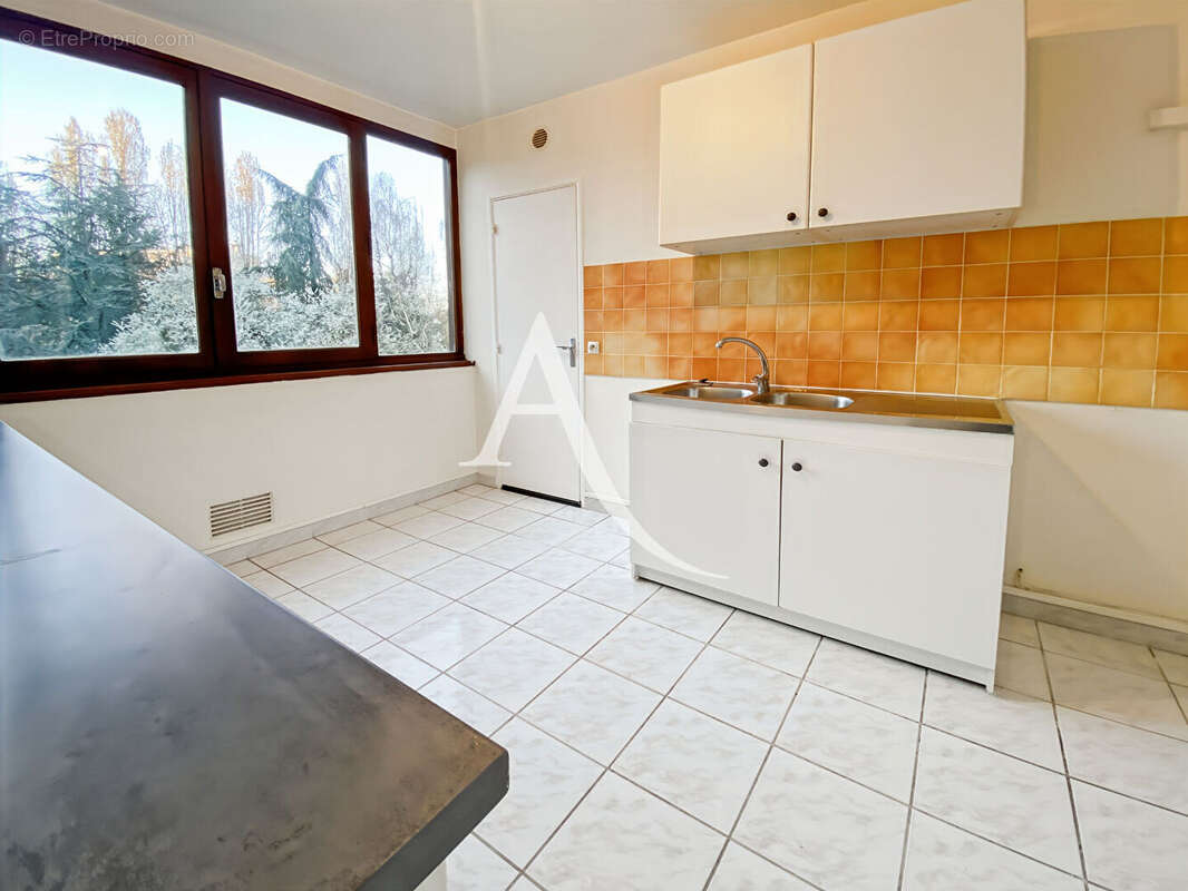 Appartement à FONTENAY-LE-FLEURY