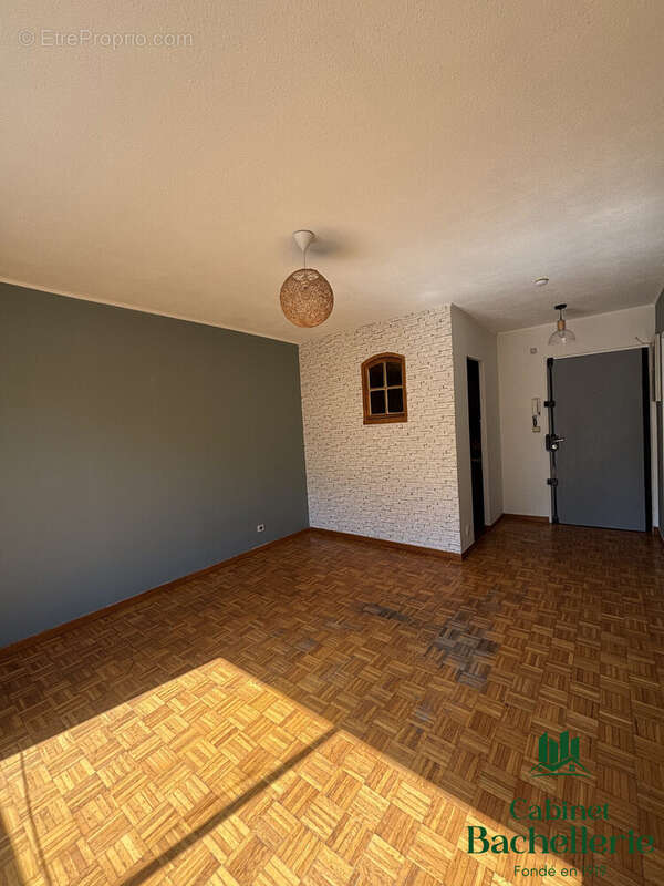 Appartement à MARSEILLE-4E