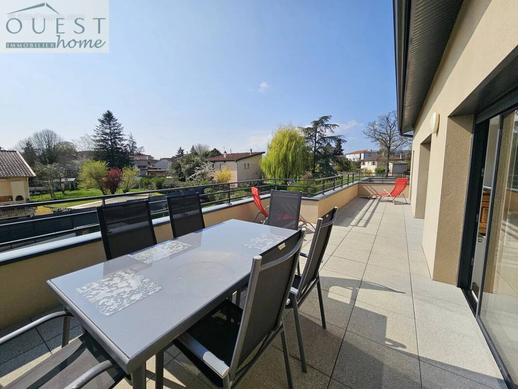 Appartement à SAINT-GENIS-LES-OLLIERES