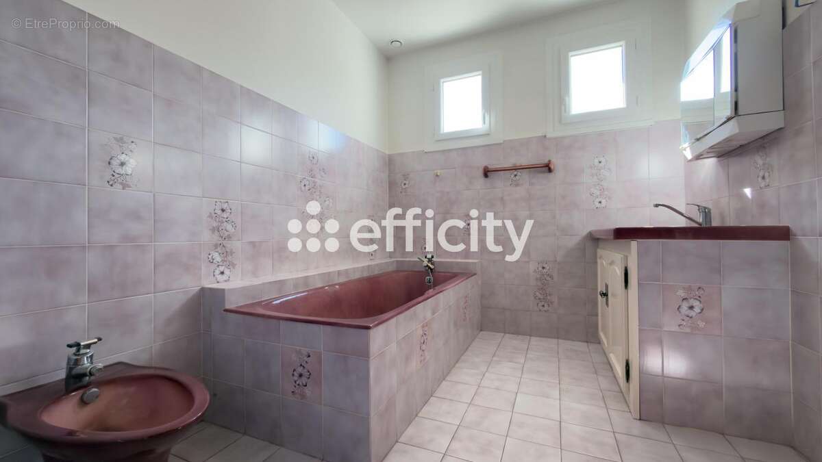 Maison à BEAUREPAIRE