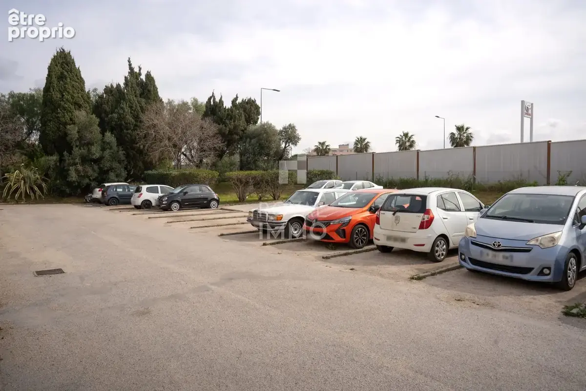 Toulon est t4 traversant + balcons + parking - photo 11