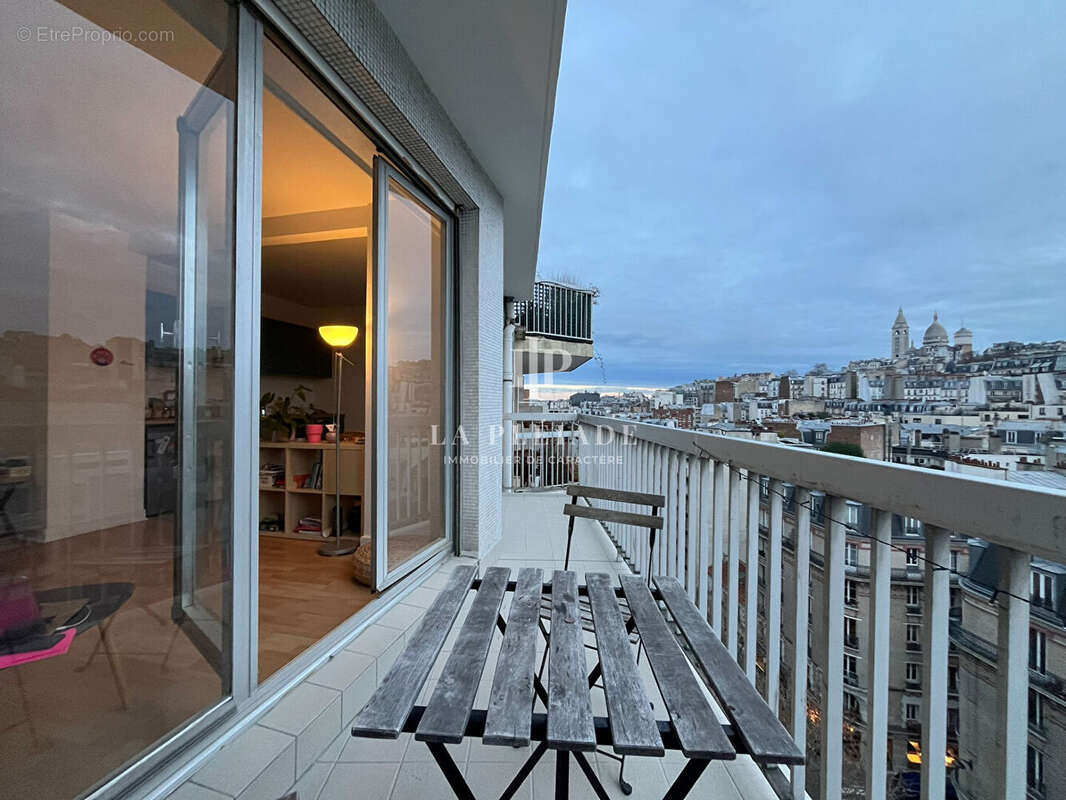 Appartement à PARIS-18E