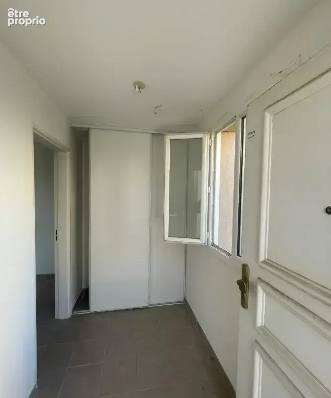 T2 63m² avec terrasse + box - photo 6