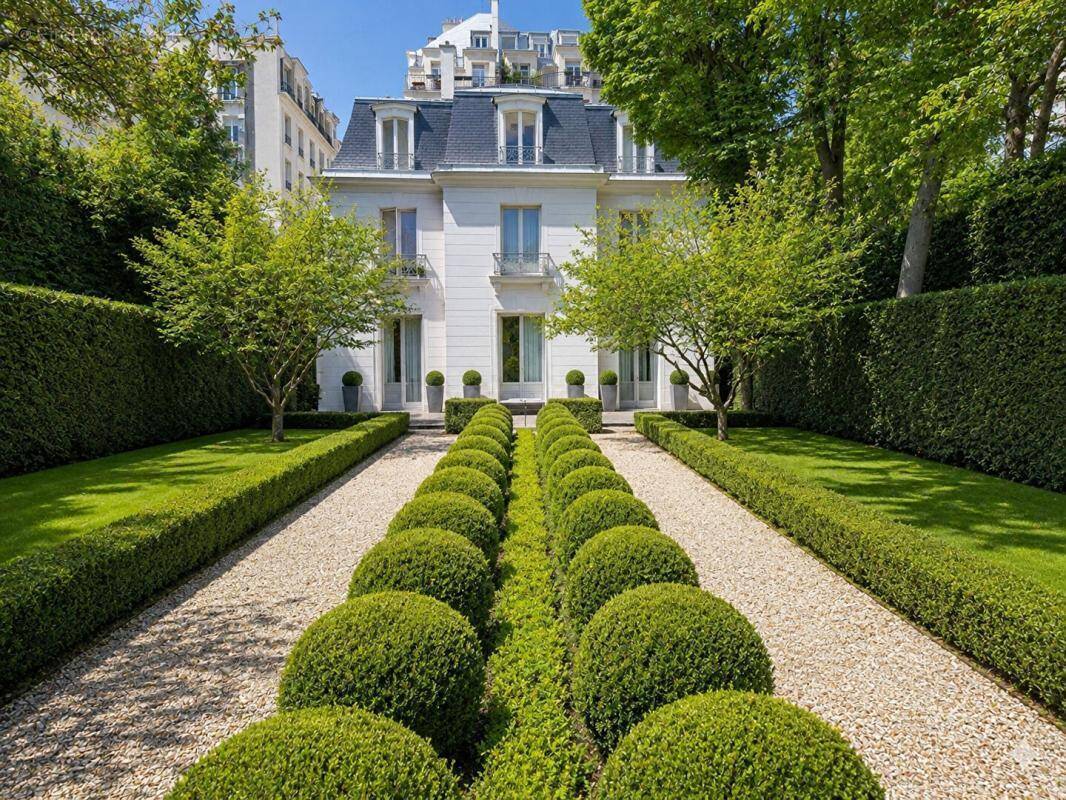 Maison à PARIS-16E