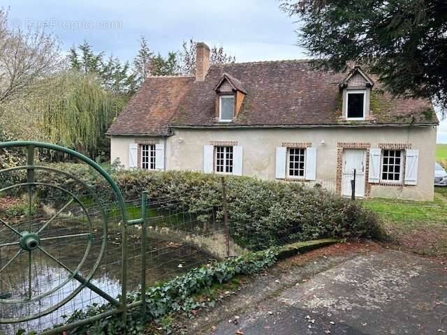 Maison à BESSE-SUR-BRAYE