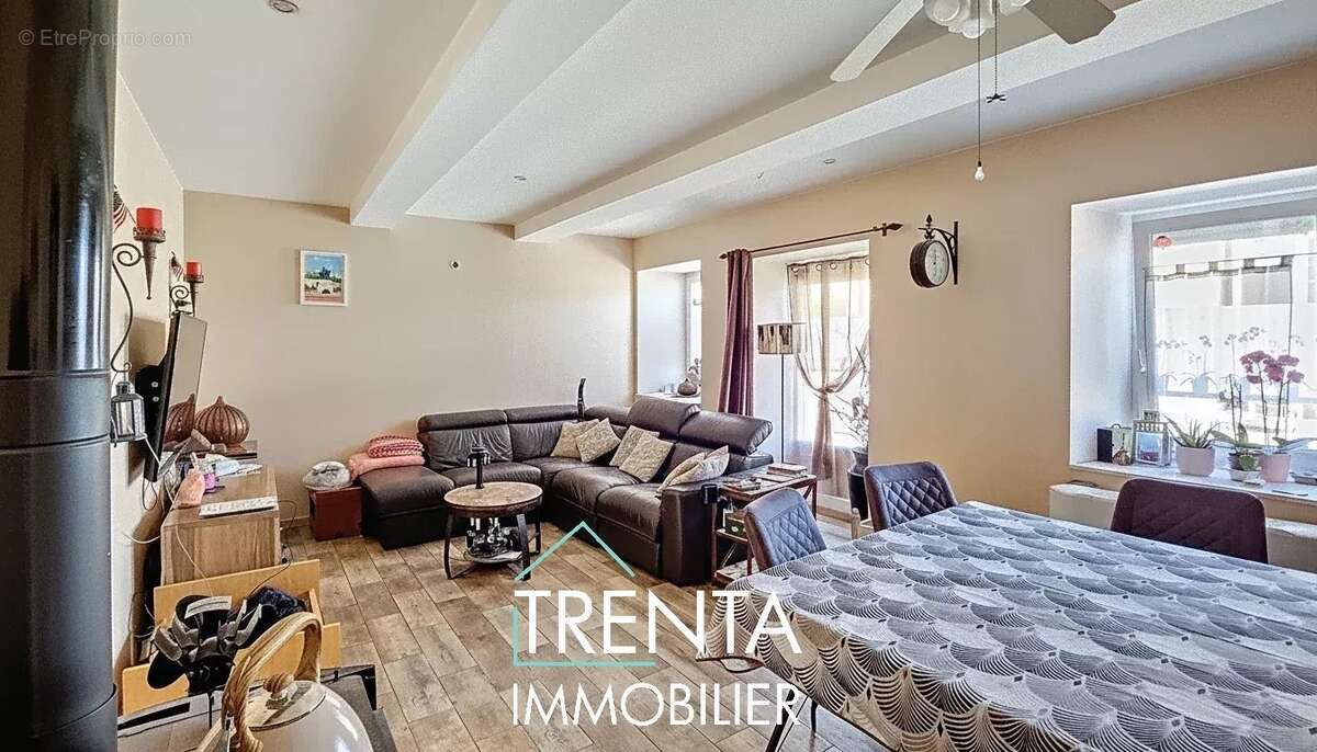 Maison à LA TOUR-DU-PIN