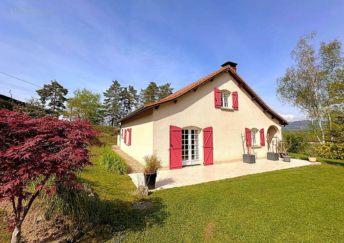 Maison à NERONDE-SUR-DORE