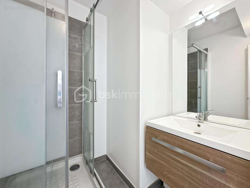 Appartement 3 chambres avec balcon et 3 places de parking - photo 12
